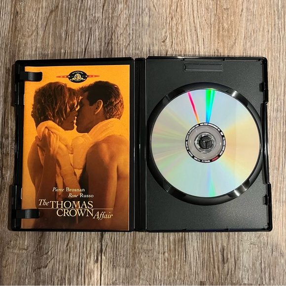 The Thomas Crown Affair - DVD - Pierce Brosnon- Rene Russo - Romance - R - Picture 5 of 5